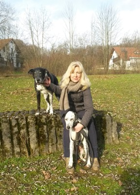 Susanne Furkert, staatlich anerkannte Physiotherapeutin, ShenDo Shiatsu Lehrerin, Therapeutin für osteopathische Hundetherapie und Physiotherapie  www.zurueck-ins-hundeglueck.de